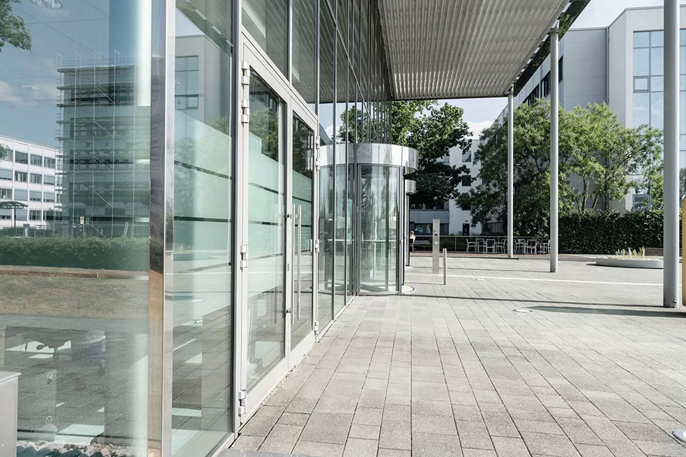 Managed Services customer case in Financial & Professional Services. Volkswagen Semler Finans and Cepheo