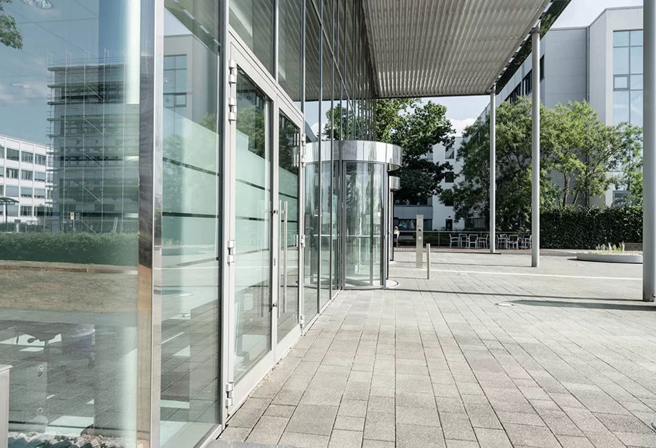 Managed Services customer case in Financial & Professional Services. Volkswagen Semler Finans and Cepheo