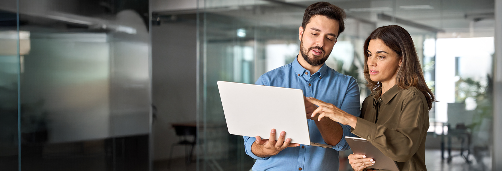 Microsoft Dynamics 365 Sales from Cepheo empowers employees with customer information and market insights.  